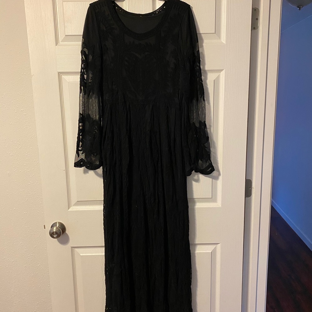 Black lace maxi dress